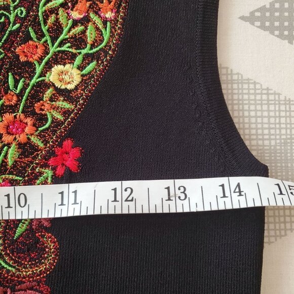 Joseph A. S Sweater V-neck Floral Embroidery Side Slits knit - Picture 4 of 7